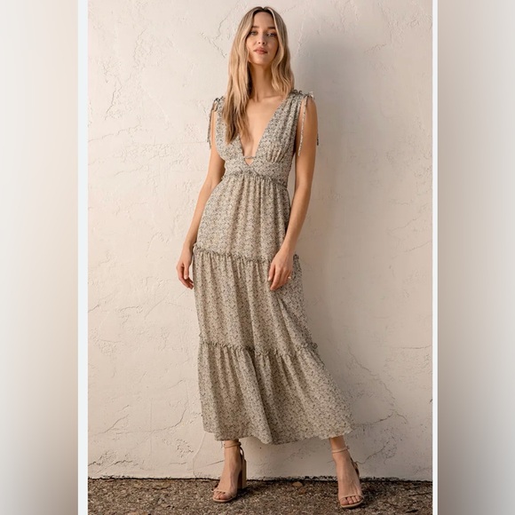 Lulus Dresses & Skirts - Lulus  Wandering Wistfully Cream Floral Print Tiered Maxi Dress Ruffled Sz M